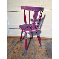 Shabby Vintage Upcycling Stuhl Lila Mit Punkten Gepolstert Shabby Vintage Upcycling Stuhl Lila Mit Punkten Gepolstert von hannesWERKSTATT