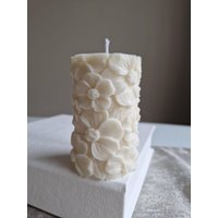 Blumenkerze 3D I Gänseblümchenkerze Blumensäulenkerze Frühling Kerze Deko Handgefertigt Valentinstag Muttertag Geschenk Für Sie von happycandleberlin