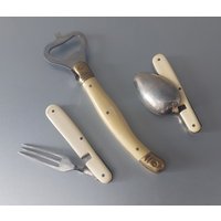 Art Deco Reisebesteck in Leder Etui & Flaschenöffner 1930Er Jahre England Bakelit Zelluloid Griffe Geschenk von hard2findstuff