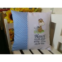 Kissen Mit Namen Zur Geburt Namenskissen | Giraffe Blau von harzstickerei