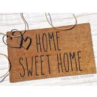 Home Sweet | Türmatte Rae Dunn Bauernhaus Geschenk Zur Wohnungserwärmung von hayilybeedesigns