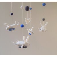 Weißes Häschen Mobile, Kinderzimmer Baby Krippen Mobile, Mobile von healoom