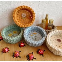 Körbchen Mit Boden Aus Acrylglas | Gehäkeltes Schmuckkörbchen| Häkelkörbchen Rund| Brillenablage| Schmuckschale Klein| Schlüsselaufbewahrung Körbchen Mit Boden Aus Acrylglas | Gehäkeltes Schmuckkörbchen| Häkelkörbchen Rund| Brillenablage| Schmuckschale Klein| Schlüsselaufbewahrung von hebagoHANDMADE