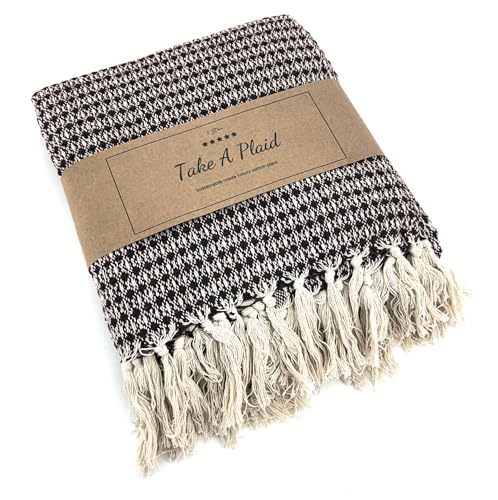 heimtexland ® Hochwertige Strick Kuscheldecke Fransen Tagesdecke Wohndecke Boho Wolldecke 100% Baumwolle Sofadecke 180x130 weich warm Strickdecke Natur Typ912 Karo schwarz - 1 Stück von heimtexland