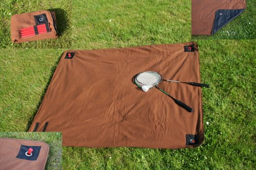 heimtexland Picknick-Decke Outdoor aus Vlies, Farbe Braun, Größe 120cm x 150cm, Unterseite aus Kunststoff, wasserabweisend mit Ösen und Heringen zur Befestigung im Garten von heimtexland