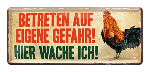 Hier wache ich Hahn Gockel Blechschild - Vintage Style Retro Deko Metallschild - Schild für Hühnerstall Hühnerhof - Dekoration Zubehör - lustiges Geschenk - Hinweisschild Warnschild - 28x12cm von helges-shop
