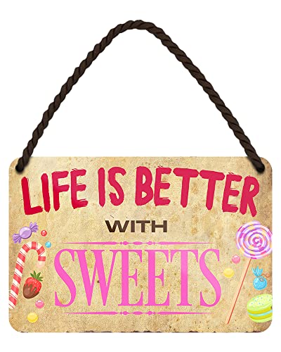 Life is better with Sweets - Retro Deko Hängeschild mit Kordel und Saugnapf - Dekoration Süßwaren Süßigkeiten Laden Shop Geschäft - 18x12cm von helges-shop