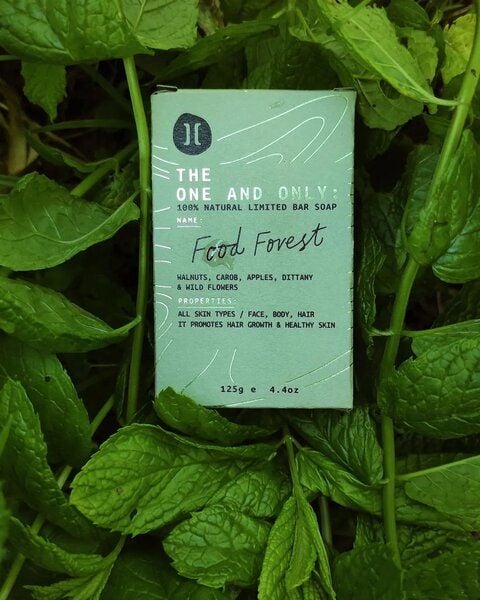 helleo Feste Seife aus Olivenöl - Food Forest (One and Only) von helleo