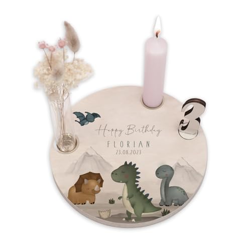 Personalisierter Geburtstagsteller aus Holz mit Kerzenhalter, Vase & Jahres Zahlen - Geburtstagsdeko mit Name - 1. Geburtstag Baby & Kinder Geschenk - ⌀16 cm x 12mm - hellomini (Dinowelt) von hellomini