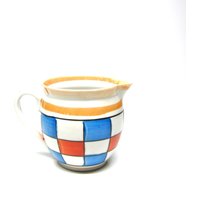 Vintage Milchkännchen Lusterware Czechoslovakia Kleiner Krug Schachbrettmuster Blau Orange Lustreware Czech Made 1940S von hensfeathers