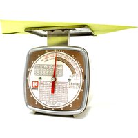 Vintage Skala Post Mit Einem Gewicht Von Schreibtisch Maßstab Der 1970Er Jahre Büro Versorgung Braun Tan Rot Kunststoff Metall 5 Pfund X Halbe Unze Vintage Skala Post Mit Einem Gewicht Von Schreibtisch Maßstab Der 1970Er Jahre Büro Versorgung Braun Tan Rot Kunststoff Metall 5 Pfund X Halbe Unze von hensfeathers