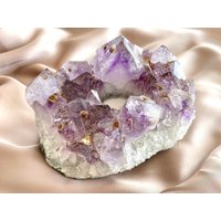 Amethyst Cluster Kerzenhalter | Außergewöhnliche Wohnkultur Luxe Teelichthalter Beruhigender Energiekristall Wundervolle Geschenkidee von hercosmicguide