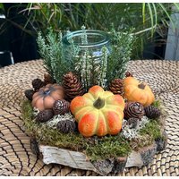 Herbstgesteck Mit Holzscheibe Und Windlicht/ Herbstdeko/ Tischdeko/ Tischgesteck von herzAAllerlei
