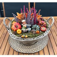 Herbstgesteck Mit Künstlichen Erika Und Vogelscheuche/ Herbstdeko/ Tischdeko/ Tischgesteck von herzAAllerlei