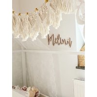 Zeig Deinem Liebling, Dass Es Etwas Ganz Besonderes Ist - Ein Stillvoll Personalisierter Hingucker Holzschriftzug Für Das Kinderzimmer von herzundloewe