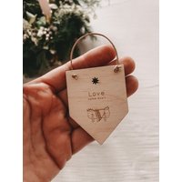 Mini Wimpel Mit Lederaufhängung „Love Came Down" Mini Wimpel Mit Lederaufhängung „Love Came Down" von herzundspaene