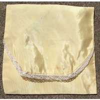 Vintage Gelbe Hanky Bag // Aus Flotter Viskose Und Weißer Spitze Vintage Gelbe Hanky Bag // Aus Flotter Viskose Und Weißer Spitze von historyofagirl