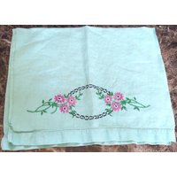 Vintage Geschirrtuch Bestickt Mintgrün // 33x55 cm > Aus Der Vogelaugen-Baumwolle Leuchtendes Grün Vintage Geschirrtuch Bestickt Mintgrün // 33x55 cm > Aus Der Vogelaugen-Baumwolle Leuchtendes Grün von historyofagirl