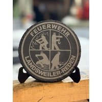 Schieferuntersetzer Feuerwehr Mit Wunschort - Personalisiert Geschenk Für Feuerwehrmann Schieferuntersetzer Feuerwehr Mit Wunschort - Personalisiert Geschenk Für Feuerwehrmann von hojopictures