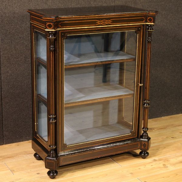 Antike englische Vitrine mit Intarsien aus dem 19. Jahrhundert,