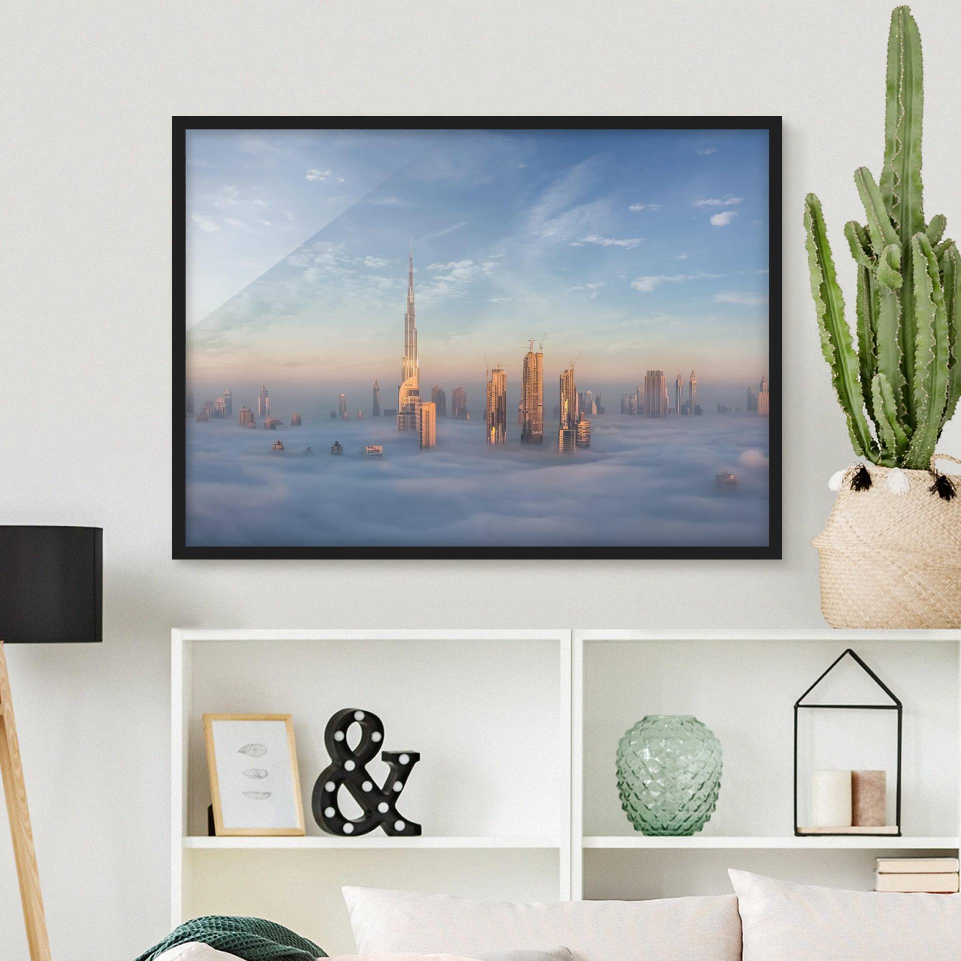Architektur & Skyline Bild mit Rahmen Dubai über den Wolken