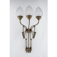 Blendarme Wandleuchte Messing Glas Weiß E27 H:86 cm von Berliner Messingleuchten GmbH
