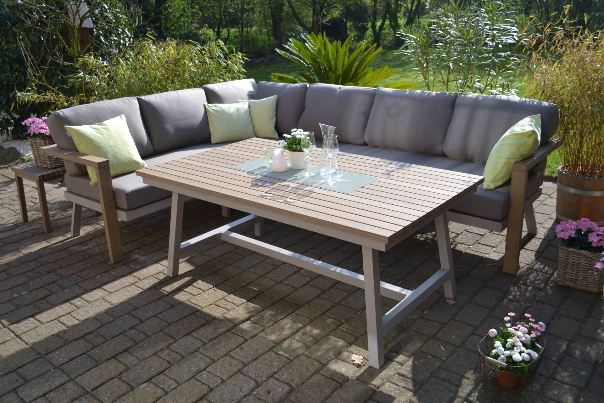 Enviro Wood Ecklounge + Tisch Mailand L-Form, lange Seite des Sofas rechts Enviro Wood Ecklounge + Tisch Mailand L-Form, lange Seite des Sofas rechts