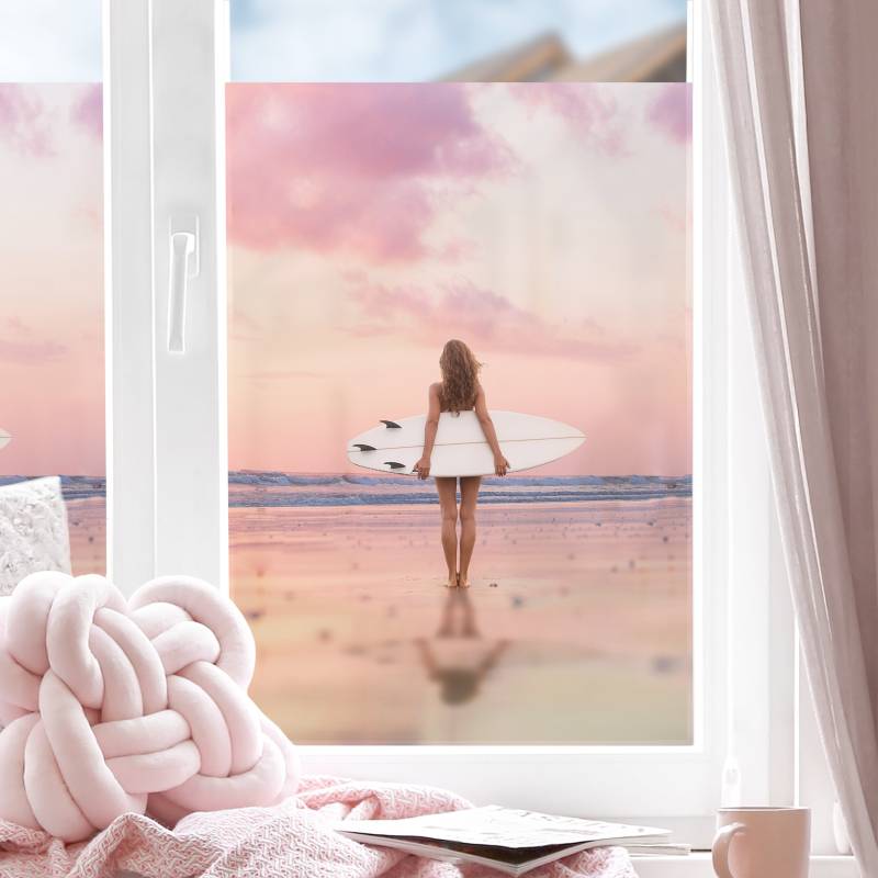 Fensterfolie Surfergirl mit Board im Abendrot