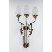Gemütliche Wandleuchte Messing Glas Weiß E27 B:40 cm von Berliner Messingleuchten GmbH