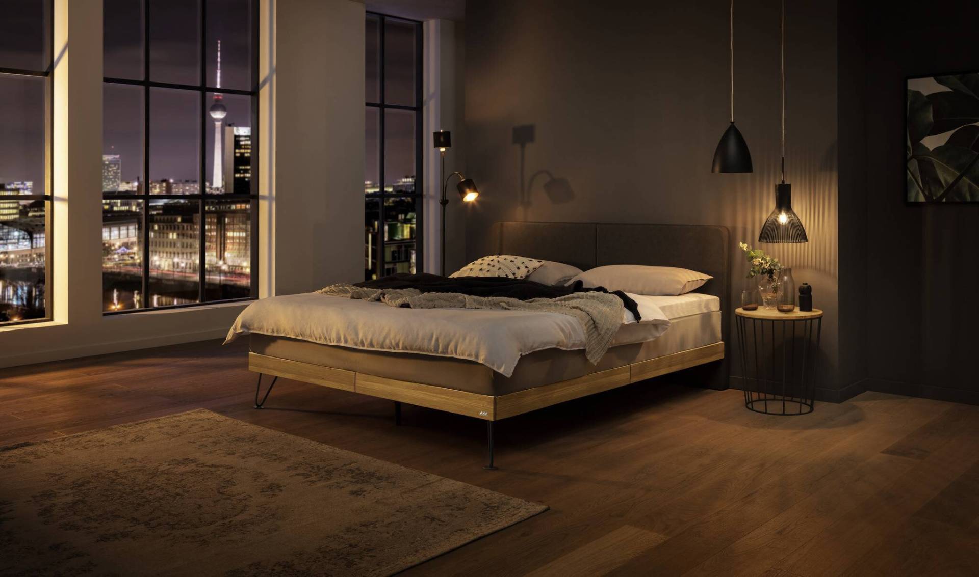 Hasena Boxspringbett Marsala, Farbe: Eiche bright, geölt, Bezugsfarbe: Kul smoke, Metallfarbe: Anthracit, verschiedene Größen Hasena Boxspringbett Marsala, Farbe: Eiche bright, geölt, Bezugsfarbe: Kul smoke, Metallfarbe: Anthracit, verschiedene Größen