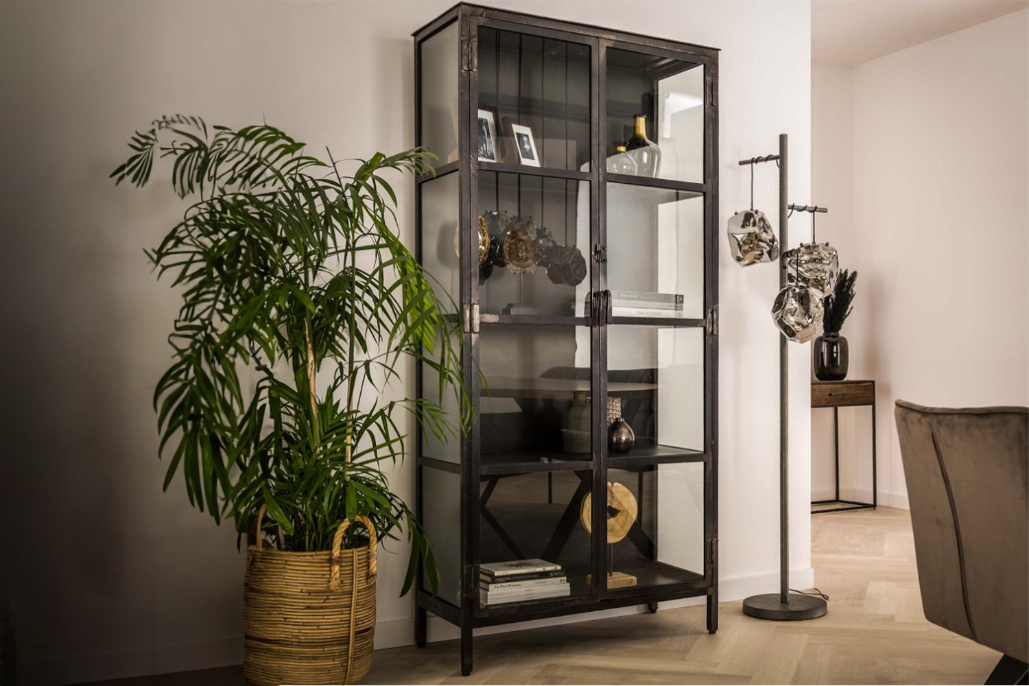 KAWOLA Highboard ARLES Vitrine Metall schwarz 2 Türen KAWOLA Highboard ARLES Vitrine Metall schwarz 2 Türen