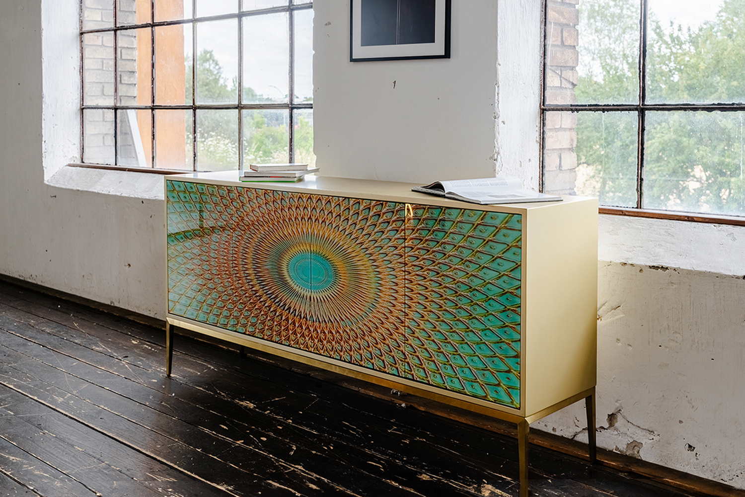 KAWOLA Sideboard LAGO 4 Türen Glas grün Fuß Edelstahl goldfarben KAWOLA Sideboard LAGO 4 Türen Glas grün Fuß Edelstahl goldfarben