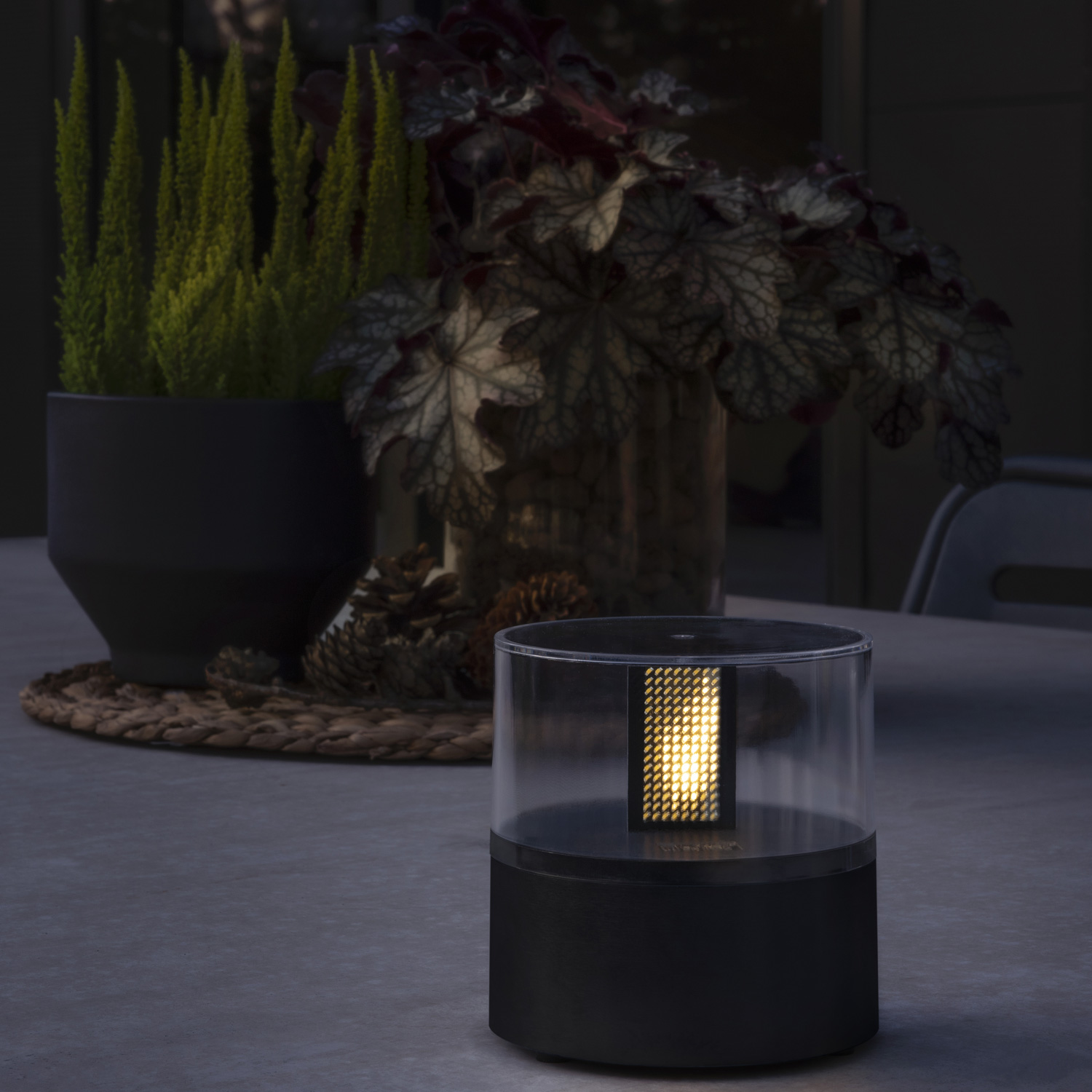 LED Dekoleuchte FLAMME - warmweiße LED - Flammeneffekt - H: 10cm - Timer - für Außen - schwarz von KONSTSMIDE