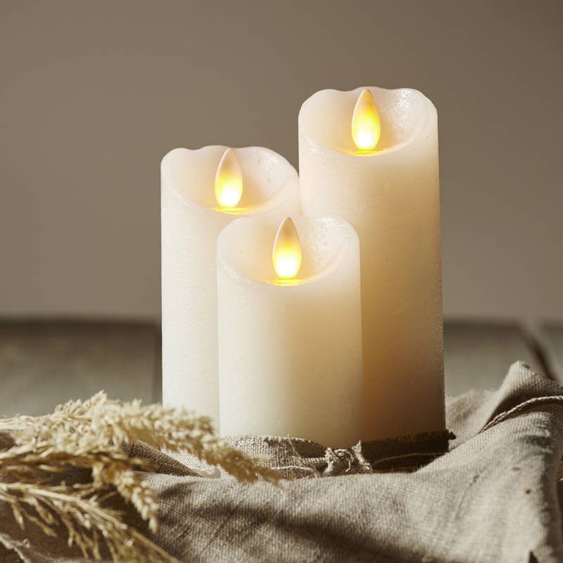 LED Kerze GLOW - Echtwachs - gelbe flackernde LED - Timer - H: 12,5cm, D: 5,5cm - weiß von StarTrading