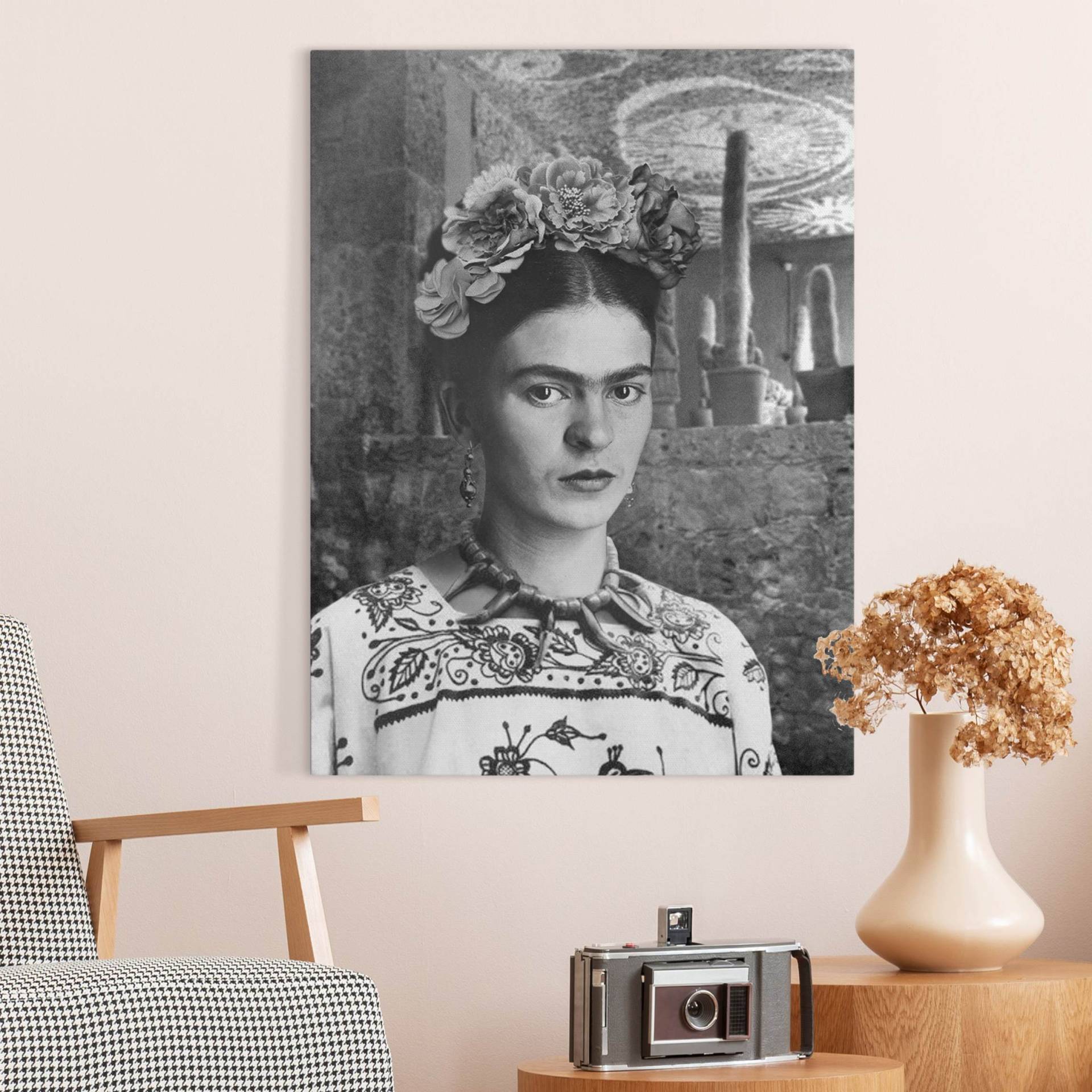 Leinwandbild Frida Kahlo Foto Portrait vor Kakteen
