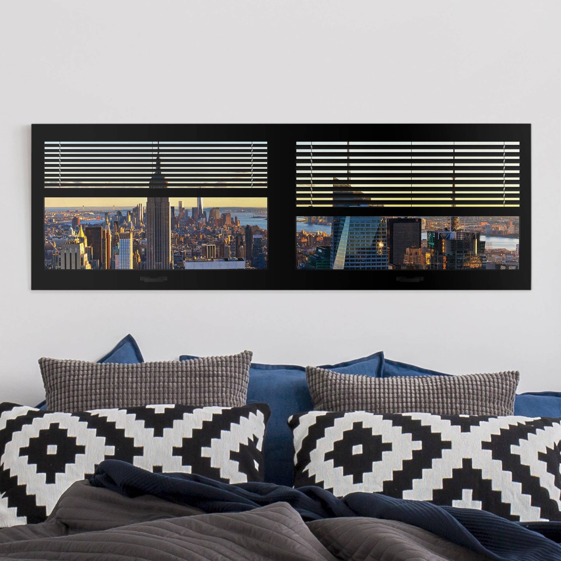 Leinwandbild - Panorama Fensterblick Jalousie - Manhattan Abendstimmung