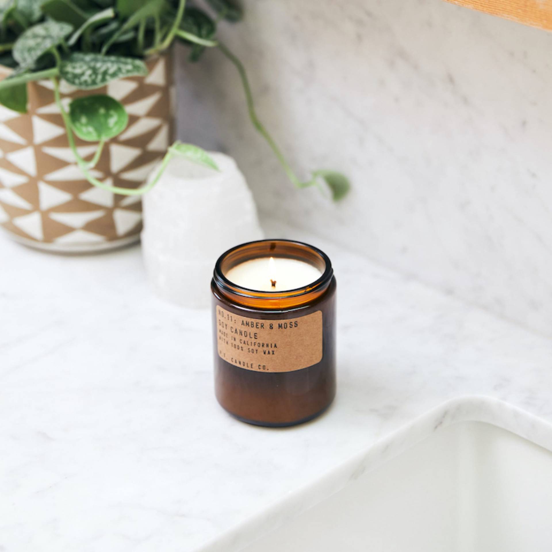 P.F. Candle Co. Duftkerze No. 11 Amber & Moss
