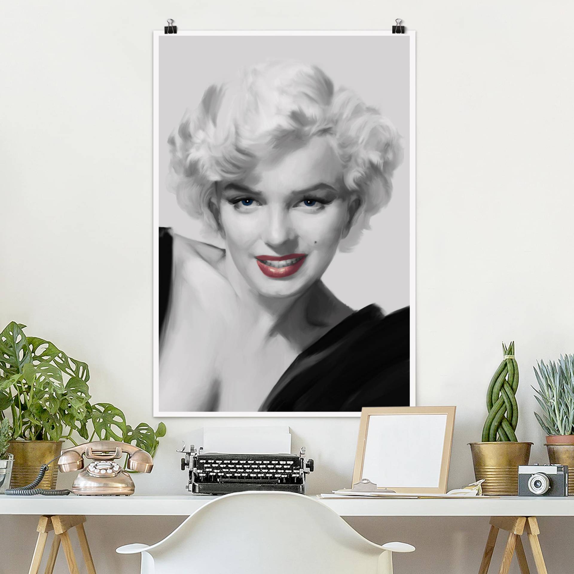 Poster - Hochformat Marilyn auf Sofa
