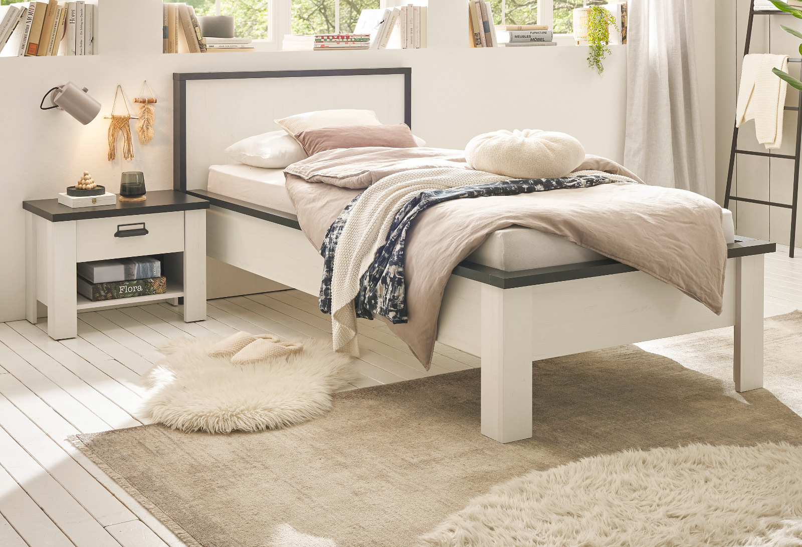 Schlafzimmer Set 2-teilig "Stove" in weiß Pinie Landhaus mit Einzelbett Liegefläche 90 x 200 cm und Nachttisch