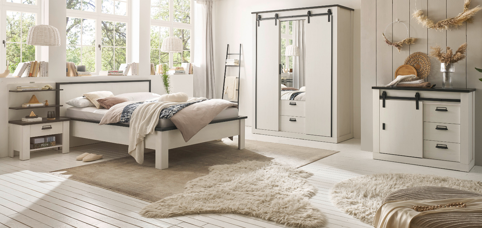 Schlafzimmer Set 5-teilig "Stove" in weiß Pinie Landhaus mit Bett, Kleiderschrank, Nachttisch, Wandpaneel und Kommode