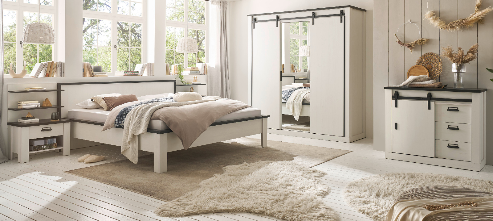 Schlafzimmer Set 7-teilig "Stove" in weiß Pinie Landhaus mit Bett, Kleiderschrank, 2 x Nachttisch, 2 x Wandpaneel und Kommode
