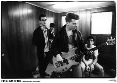 Smiths Glastonbury PAPER POSTER measures 33 x 23 inches approx (84 x 59.4cm) von Smiths