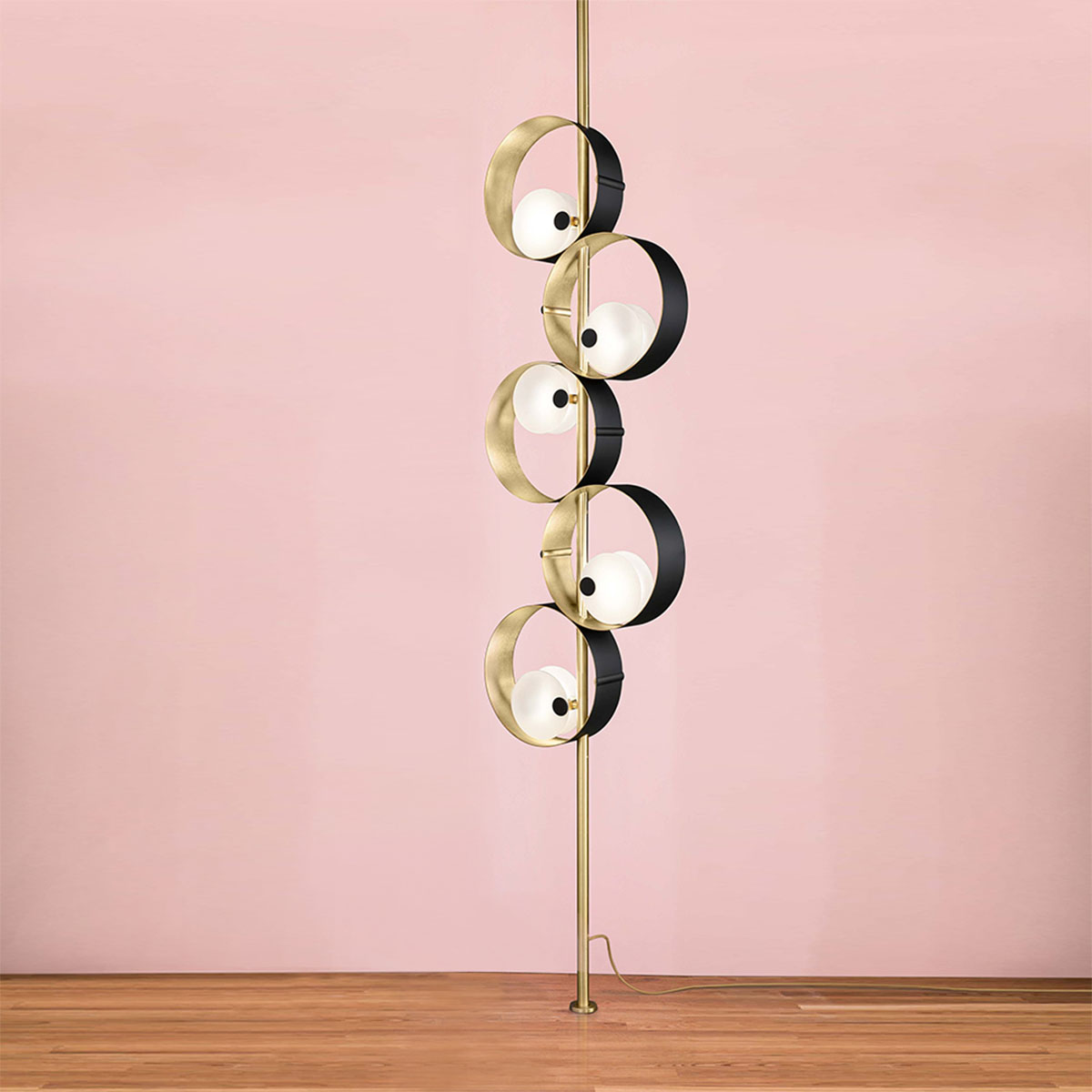 Sound STL5 Stehleuchte, H: 225 cm, 5-flammig, Messing gebürstet & Schwarz matt, LED-Modul Sound STL5 Stehleuchte, H: 225 cm, 5-flammig, Messing gebürstet & Schwarz matt, LED-Modul