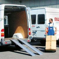 Alu-Verladeschienen Universal, mit Schutzrand, TK 350 kg/Paar, BxL 150 x 3.000 mm von Altec