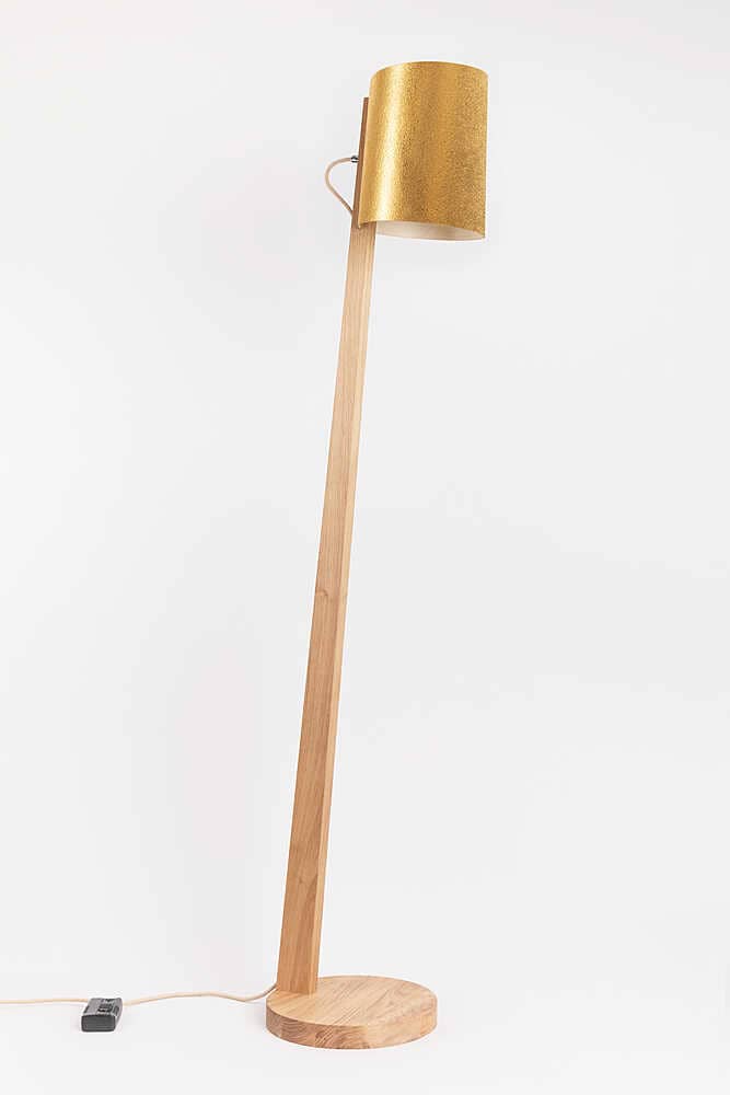 Stehlampe aus Eichenholz zylindrisch 1411 ALMUT - Ananasfasern Stehlampe aus Eichenholz zylindrisch 1411 ALMUT - Ananasfasern