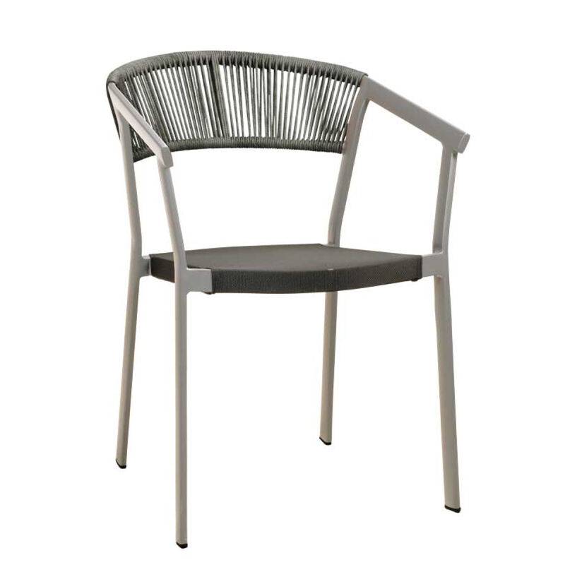 Stilvoller Gartenstuhl grau