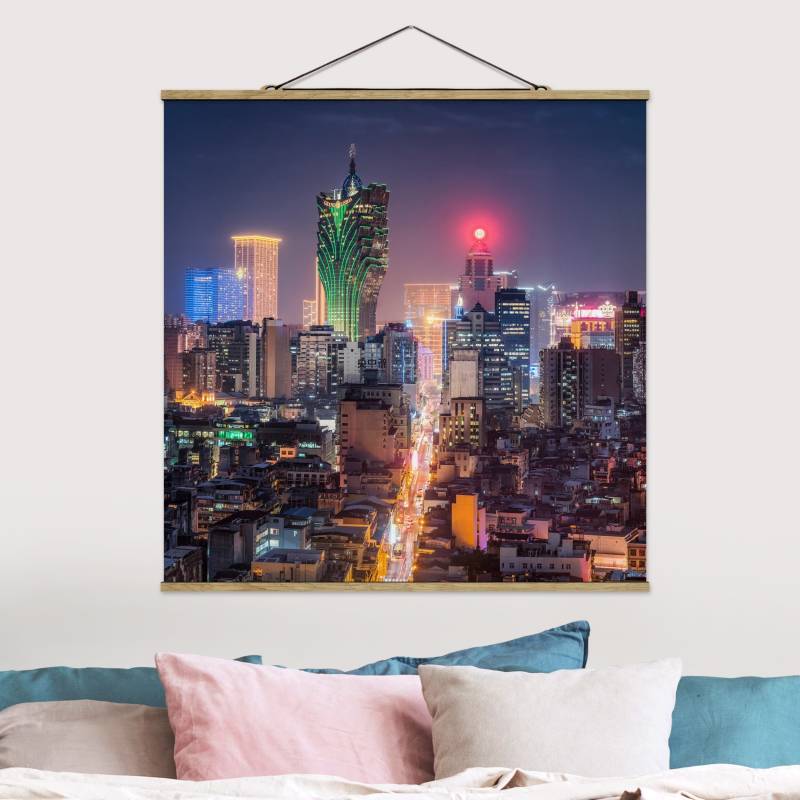 Stoffbild mit Posterleisten Nachtlichter von Macau