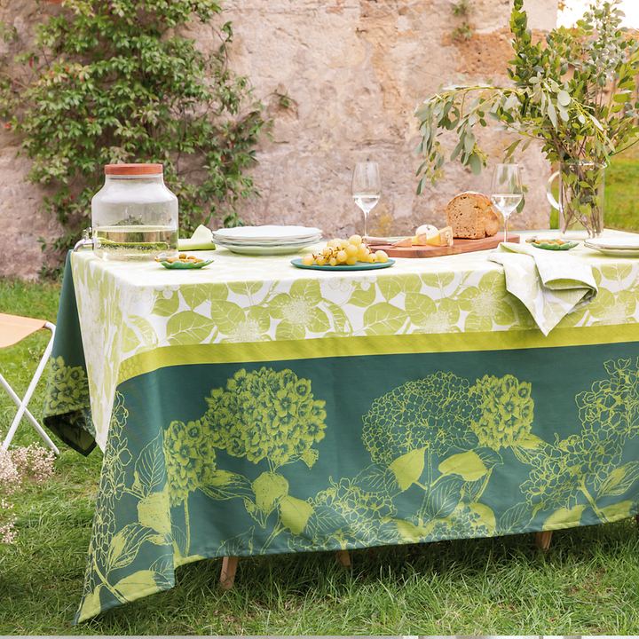 Tischdecke, 'Mille hortensias vert' von Garnier Thiebaut