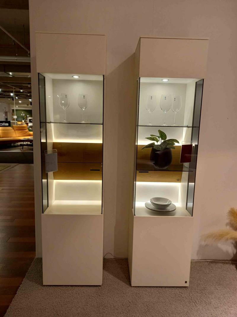 Vitrine MR SIGRA SGU11-2 ca.B49 H196 T42 cm in Lack seidenmatt weiß/