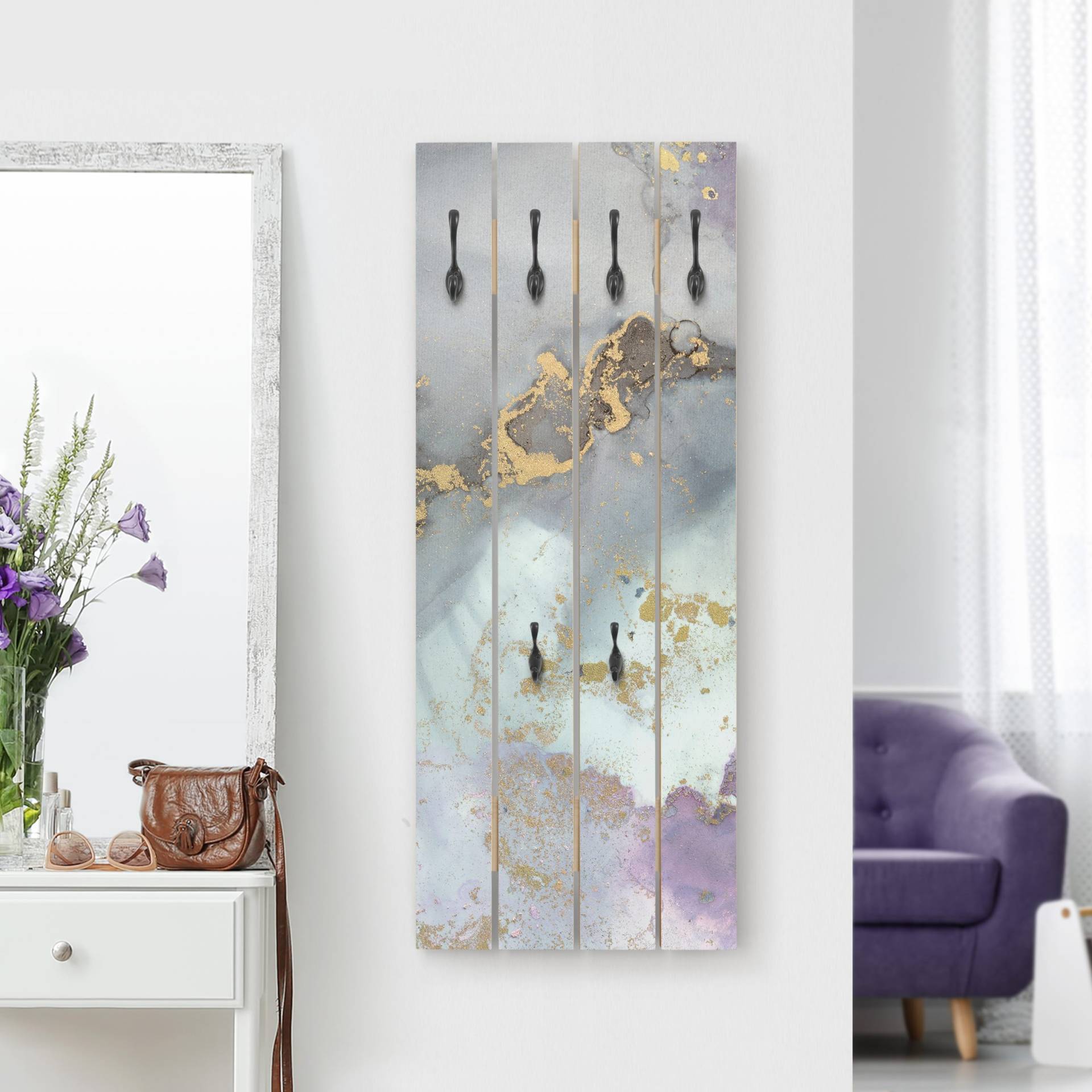 Wandgarderobe Farbexperimente Marmor Regenbogen und Gold